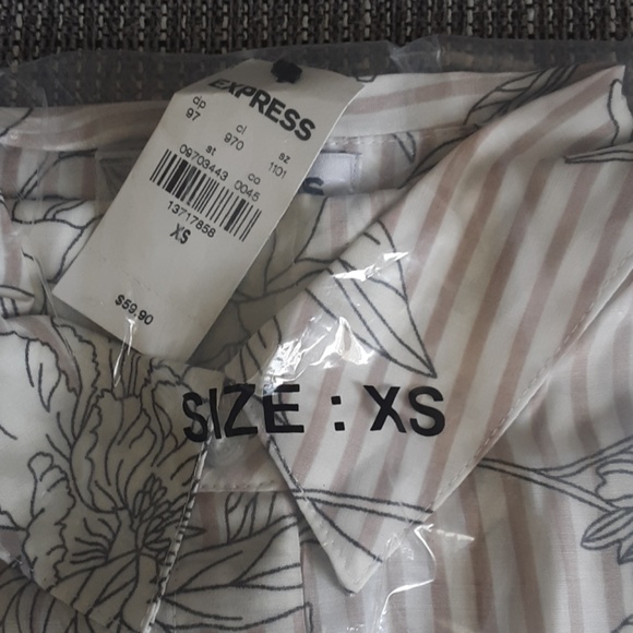 Clothes - Picture 3 of 3